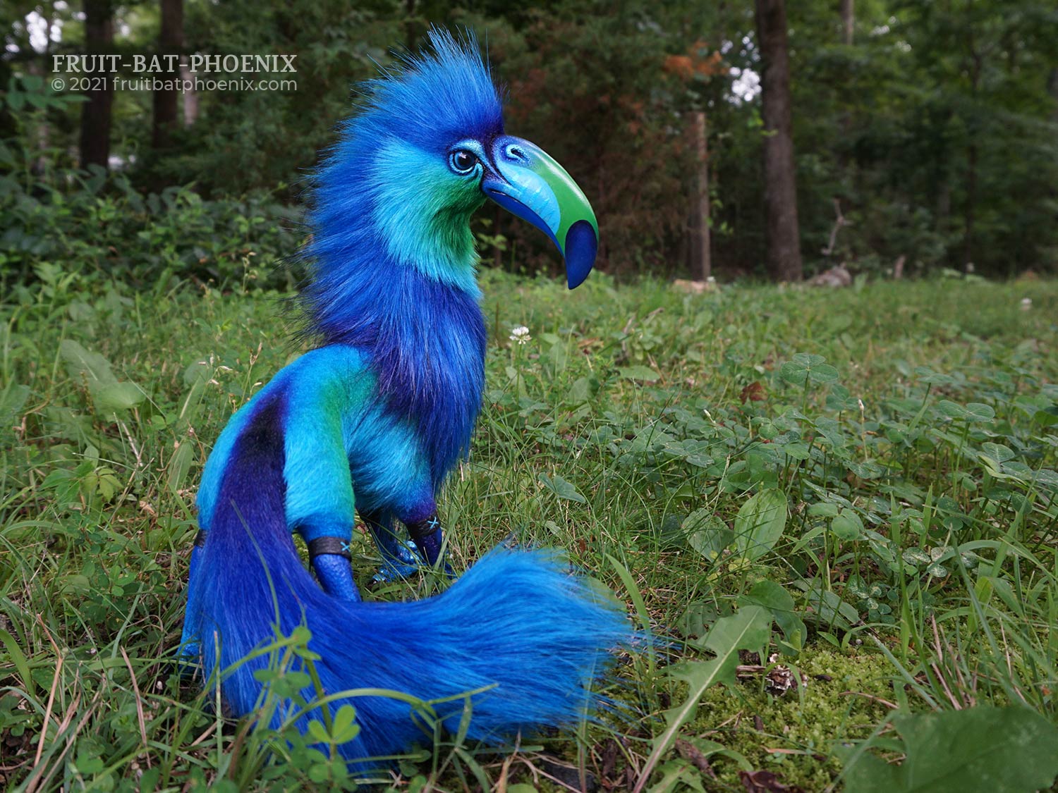 Blue Toucangriff poseable art doll