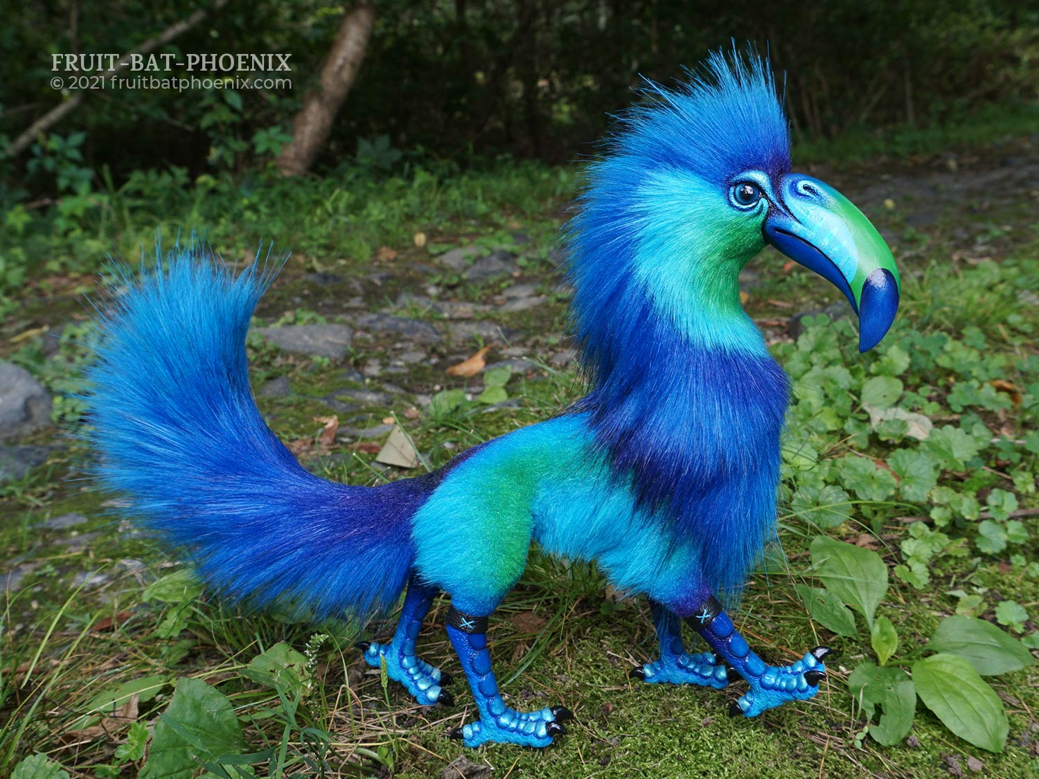 Blue Toucangriff poseable art doll walking